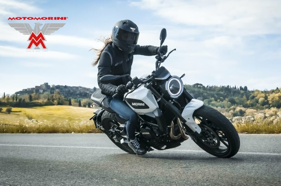 LES NOUVEAUX ROADSTERS MOTO MORINI SONT LA