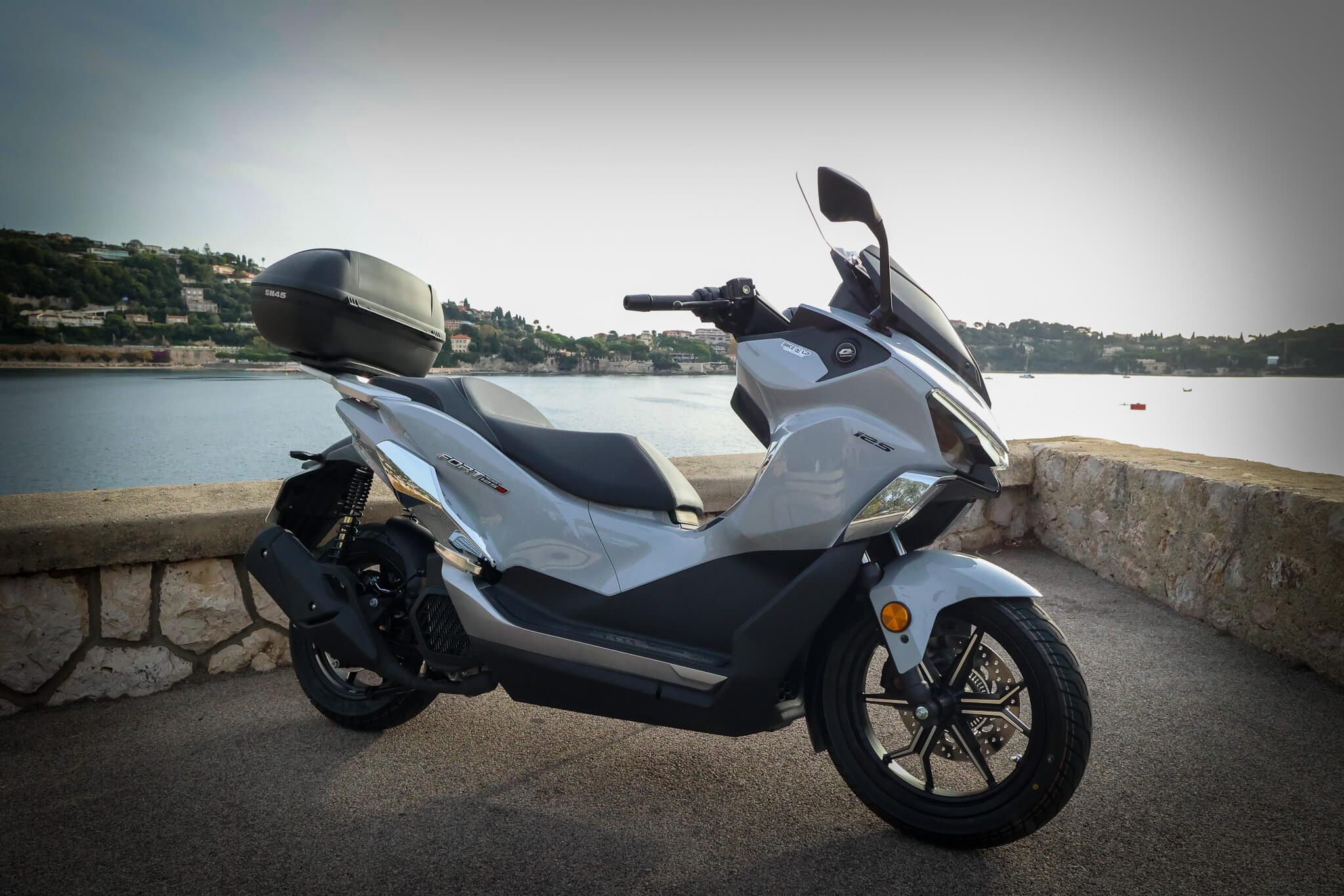 QJMOTOR FORT 125 N - poste de pilotage