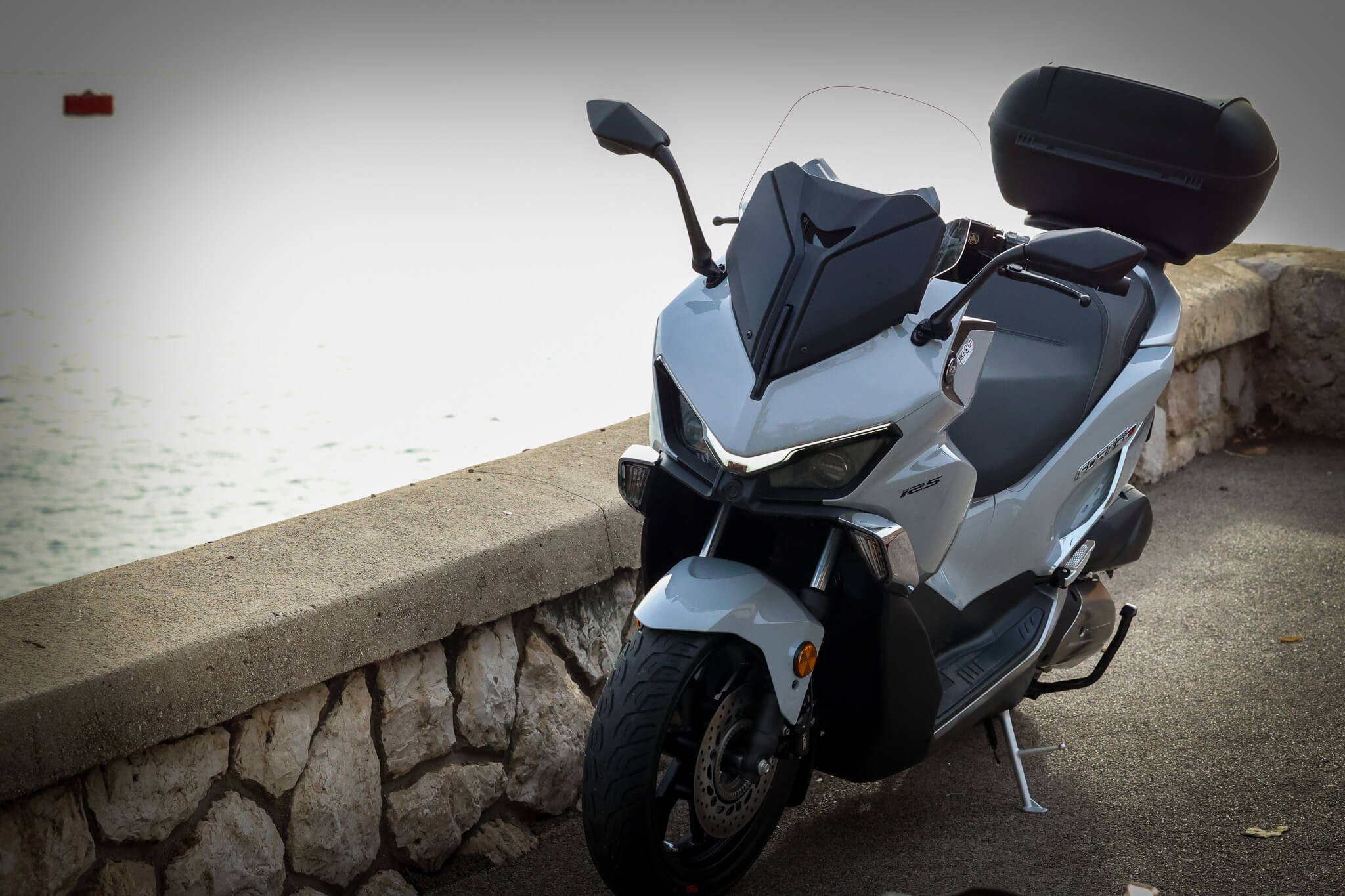 QJMOTOR FORT 125 N - éclairage