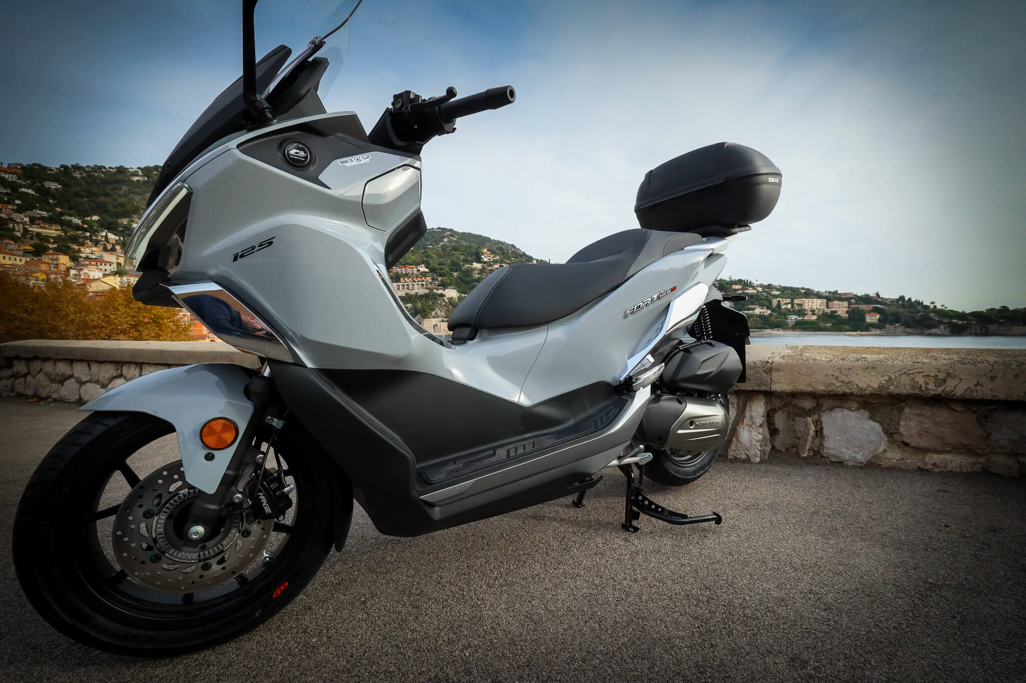 QJMOTOR FORT 125 N - détail avant