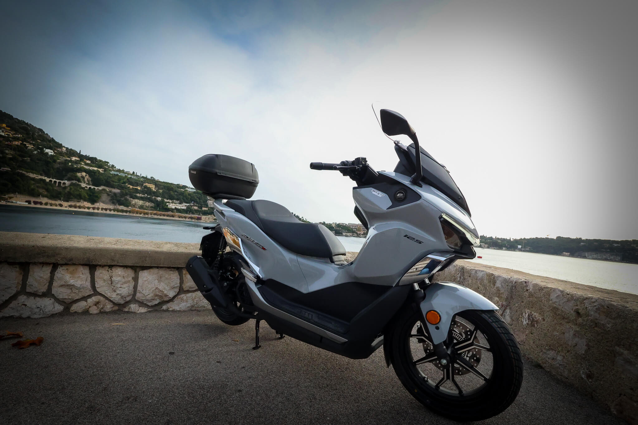 QJMOTOR FORT 125 N - arrière