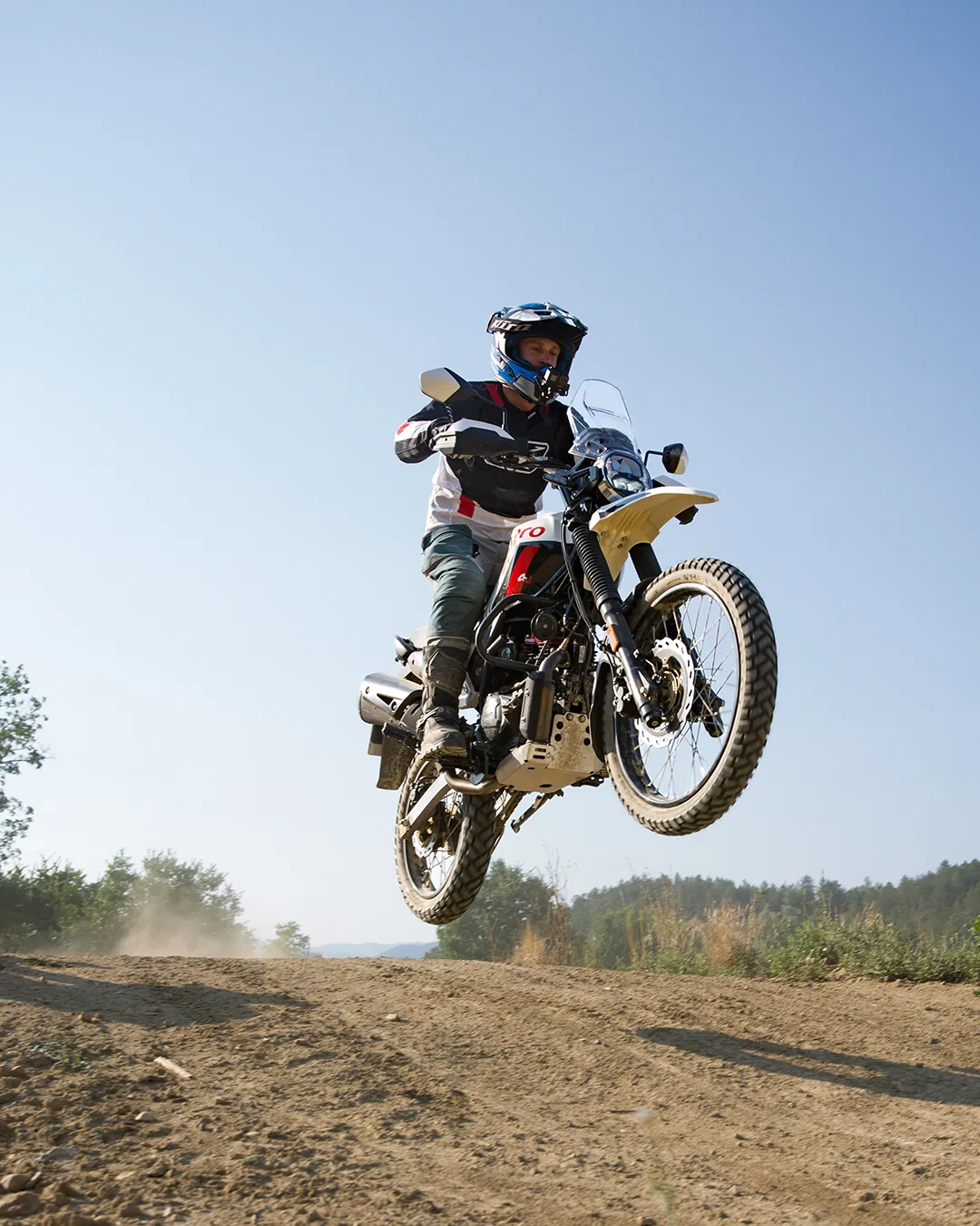 Hero Xpulse 200 Pro en saut, trail A2 à Nice